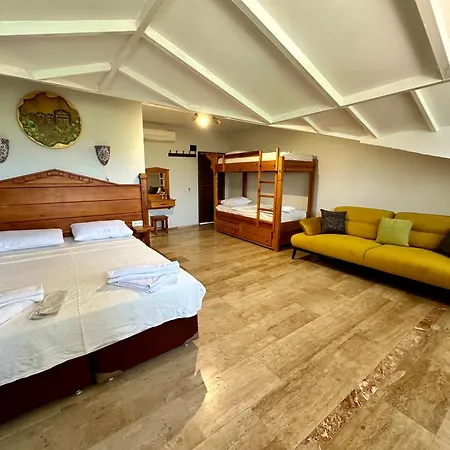 Bahaus فندق داليان
