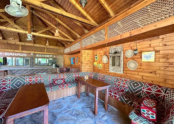 Bahaus 5*